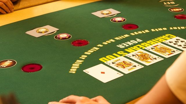 Caribbean-stud-poker